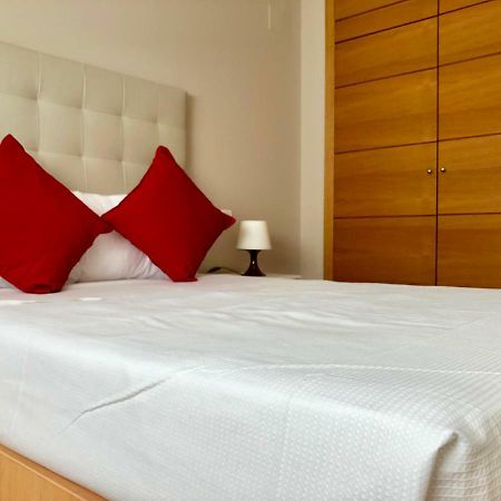 New Apartments Airport Ifema Madrid Eksteriør bilde